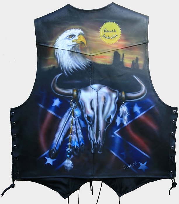 Kutte South Dakota.jpg - Lederweste mit Airbrush - Süddakota.Copyright Sabine Krbecek